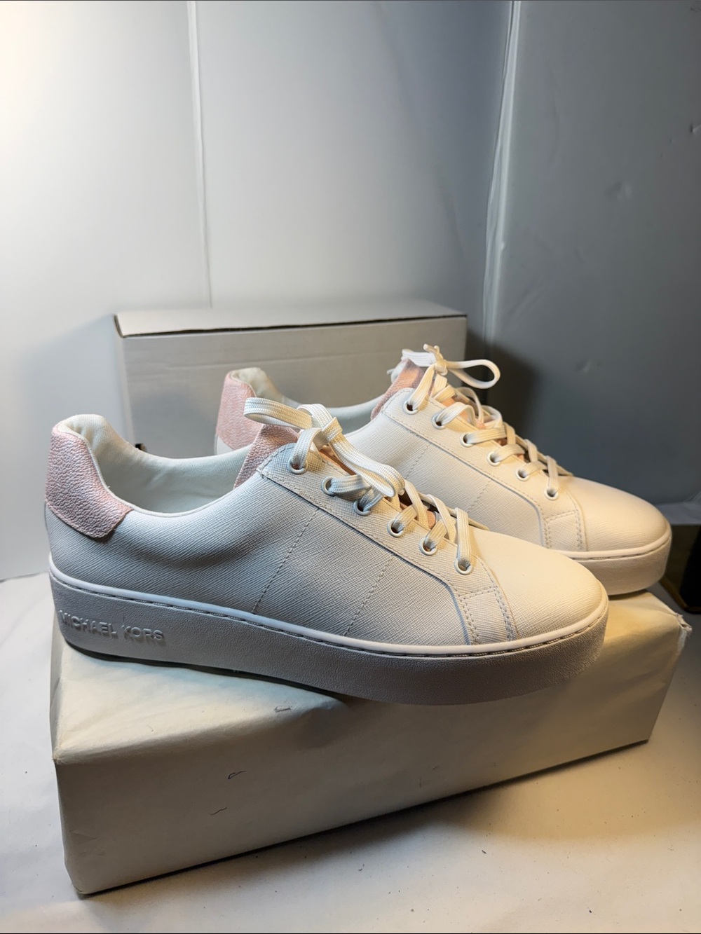Michael Kors White Leather Low-Top Sneakers with Pink Heel